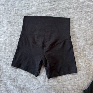 Old Navy Maternity CloudComfy bike shorts, XS